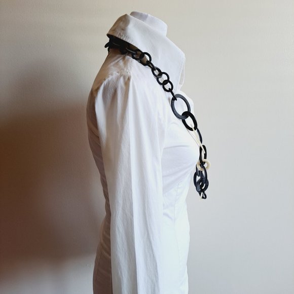 AMLE Italian Long Horn Chain Necklace - Picture 4 of 13